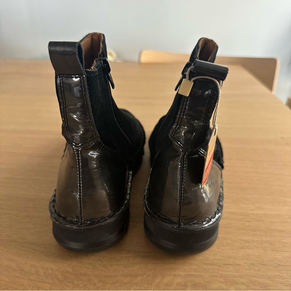 On Foot Black Ankle Boots for Women - Picture 3 of 10